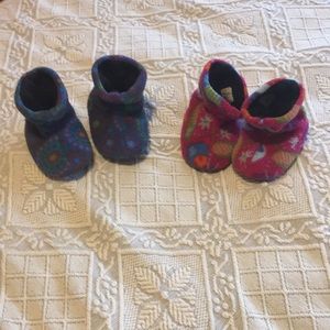 Acorn booties 6-12months